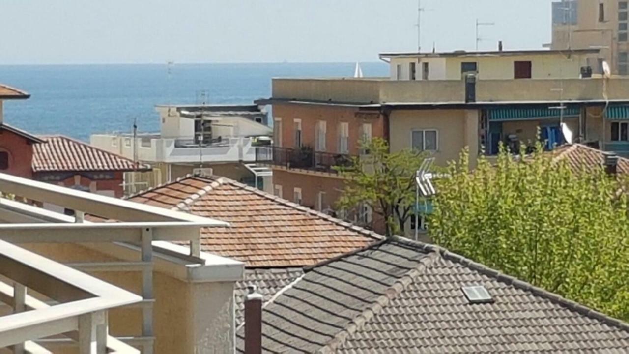 Domus Maris Viserba, Spiagge E Centro A 100 Mt, Promo Maggio Fiera Macfrut, Fieravicola, Expo Dental, Meeting Rimini Exteriör bild